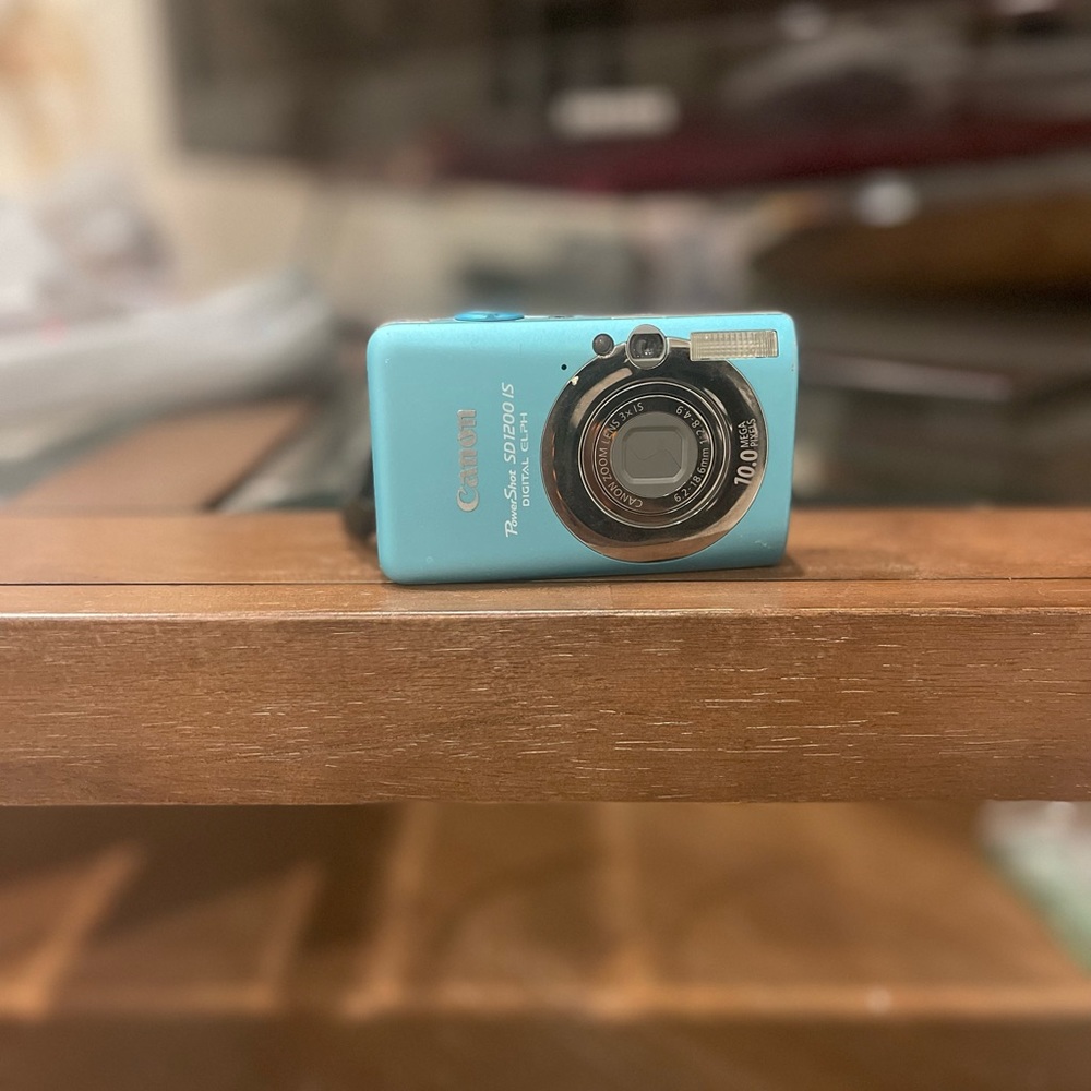 canon powershot- SOLD ON ANOTHER APP!!!!!
